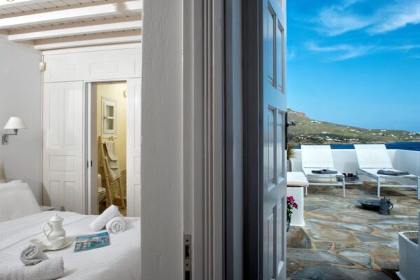 3 Manu Sea & Sun Villa Mykonos Fable Suite (1)