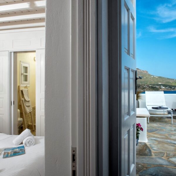 3 Manu Sea & Sun Villa Mykonos Fable Suite (1) 3 Manu Sea & Sun Villa Mykonos Fable Suite (1)